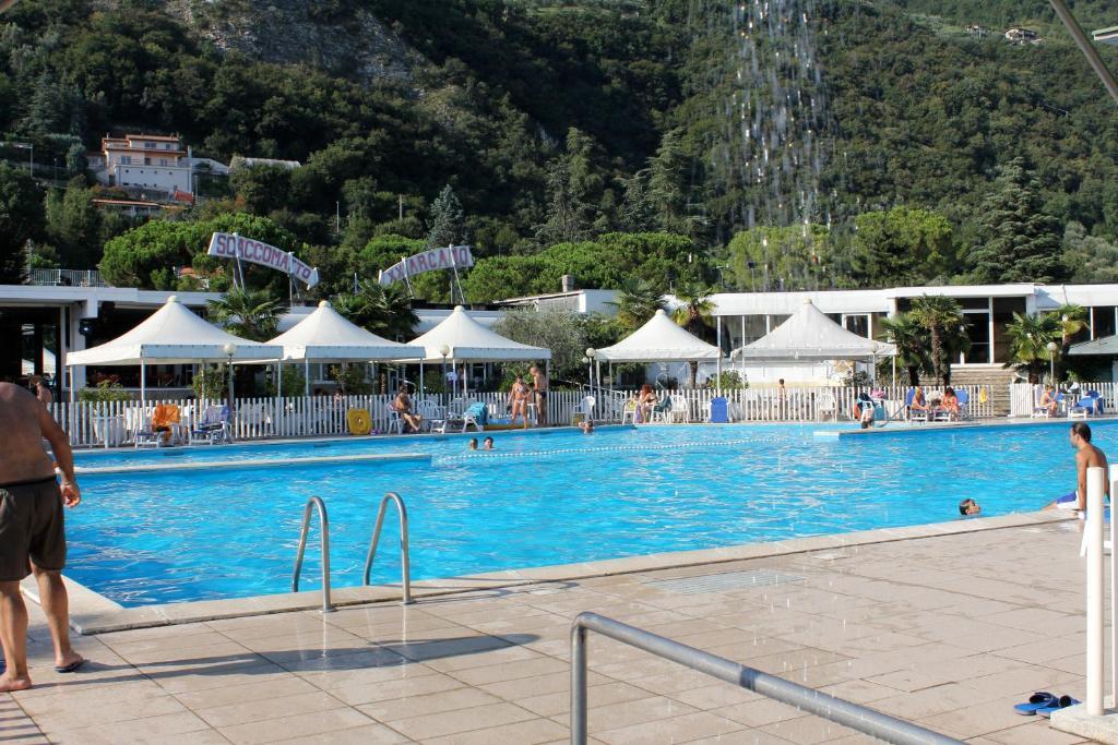 Beach Hotel Eurovil Predore Eksteriør bilde