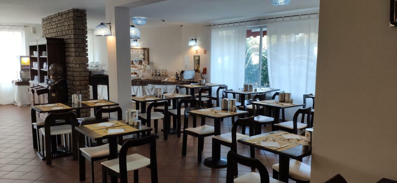 Beach Hotel Eurovil Predore Eksteriør bilde